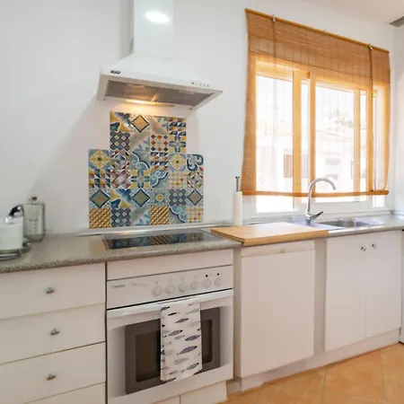 2 Bedroom Apartment *